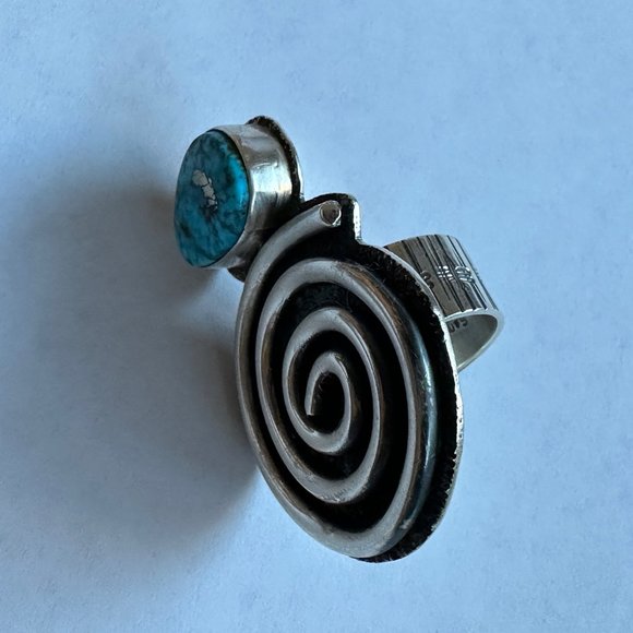 Native American Navajo Kingman Turquoise and Sterling Silver Large Ring size 7 - Picture 3 of 8